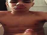 Colombian boy jerking off 
