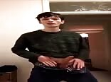 Skinny twink porn pulls out his cock and beats off 