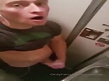 JERK IN AIRPLANCE BATHROOM TWINK GAY PORN TUBE