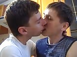 dans la cuisine lovers gay teen porn
