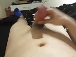 cumming body- auf bauch gewixxt ;)